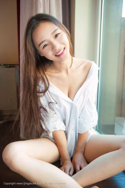 老师洗澡让我进去摸她乳